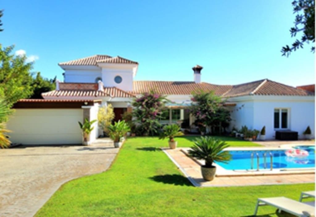 5 quarto Moradia para venda em Sotogrande com garagem - 1 150 000 € (Ref: 8907164)