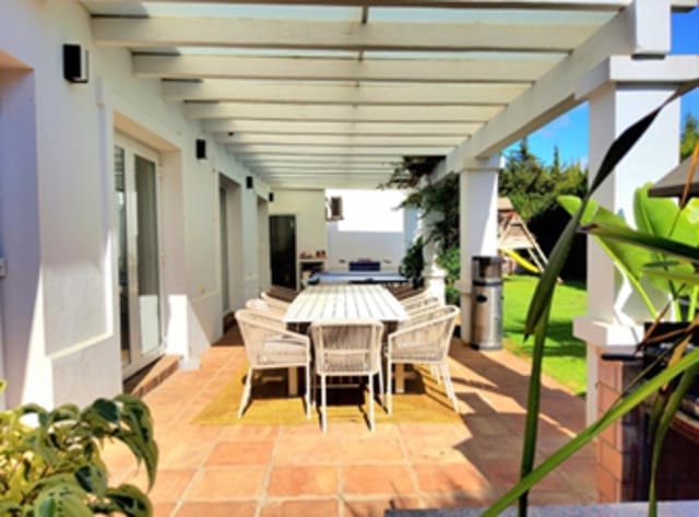 5 camera da letto Villa in vendita in Sotogrande Costa, San Roque con garage - 1.150.000 € (Rif: 8907164)