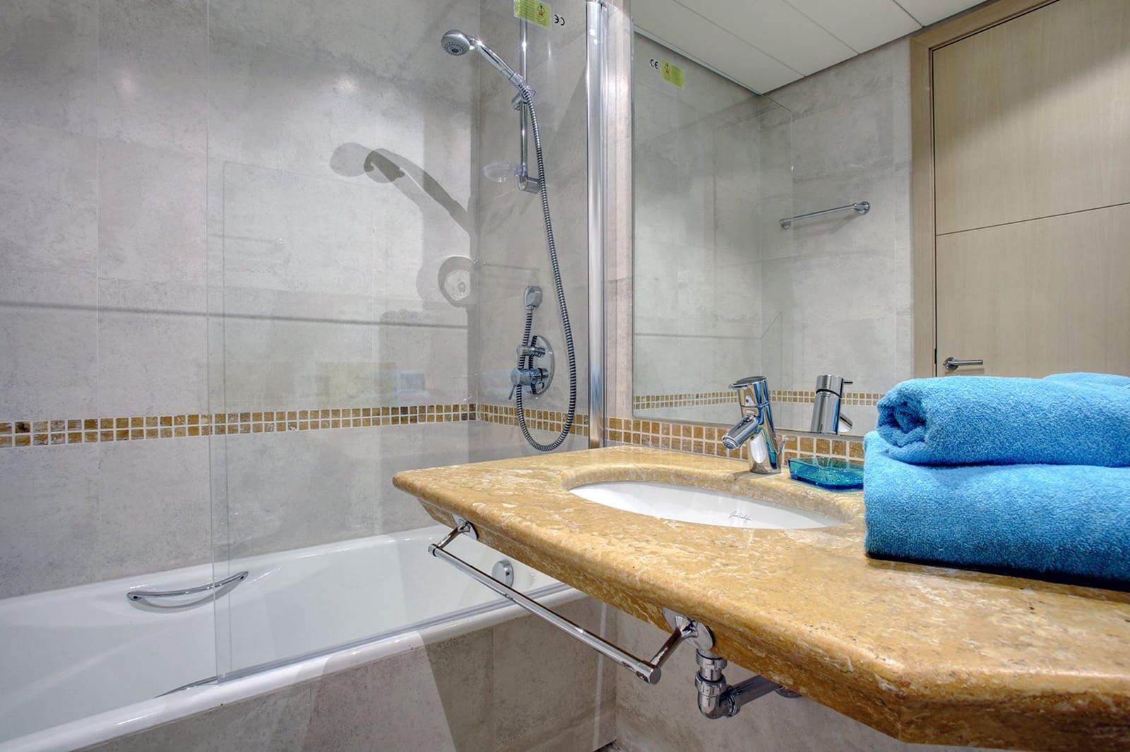 Ático de 2 habitaciones en Sotogrande en venta con garaje - 720.000 € (Ref: 8952456)