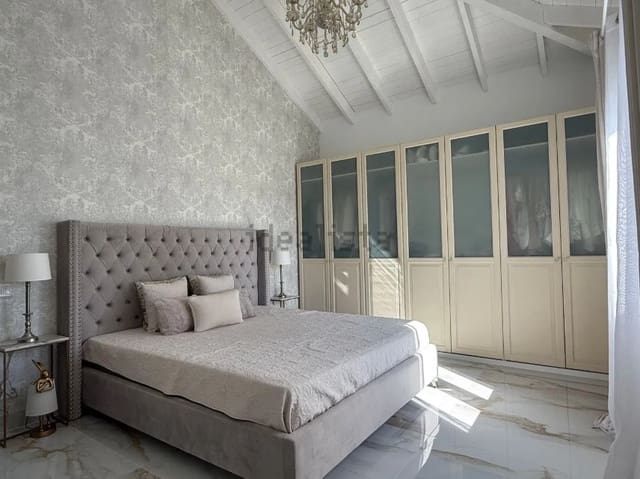 6 soveværelse Villa til salg i Sotogrande Costa, San Roque med garage - € 1.445.000 (Ref: 8991963)