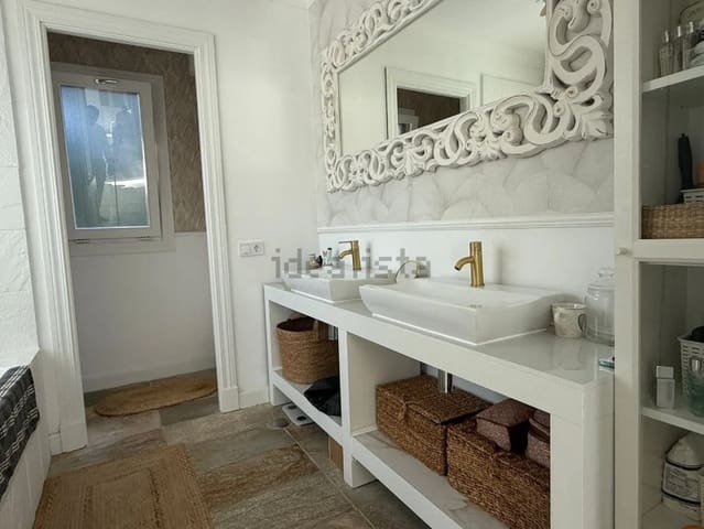 6 soveværelse Villa til salg i Sotogrande Costa, San Roque med garage - € 1.445.000 (Ref: 8991963)