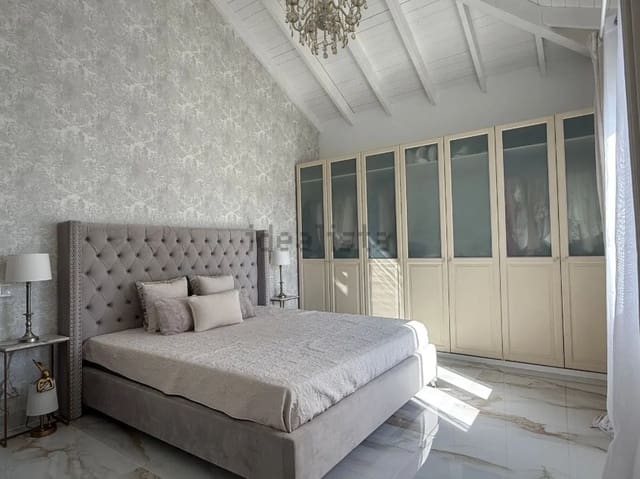 6 soveværelse Villa til salg i Sotogrande Costa, San Roque med garage - € 1.445.000 (Ref: 8991963)