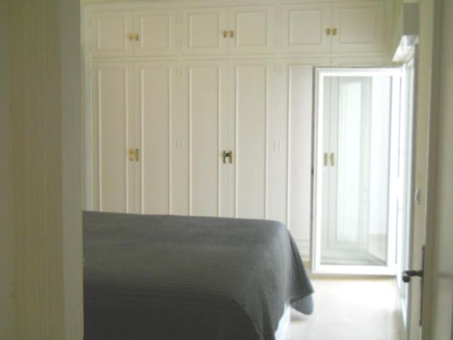 4 soverom Villa til salgs i Sotogrande Costa, San Roque - € 1 300 000 (Ref: 8991964)