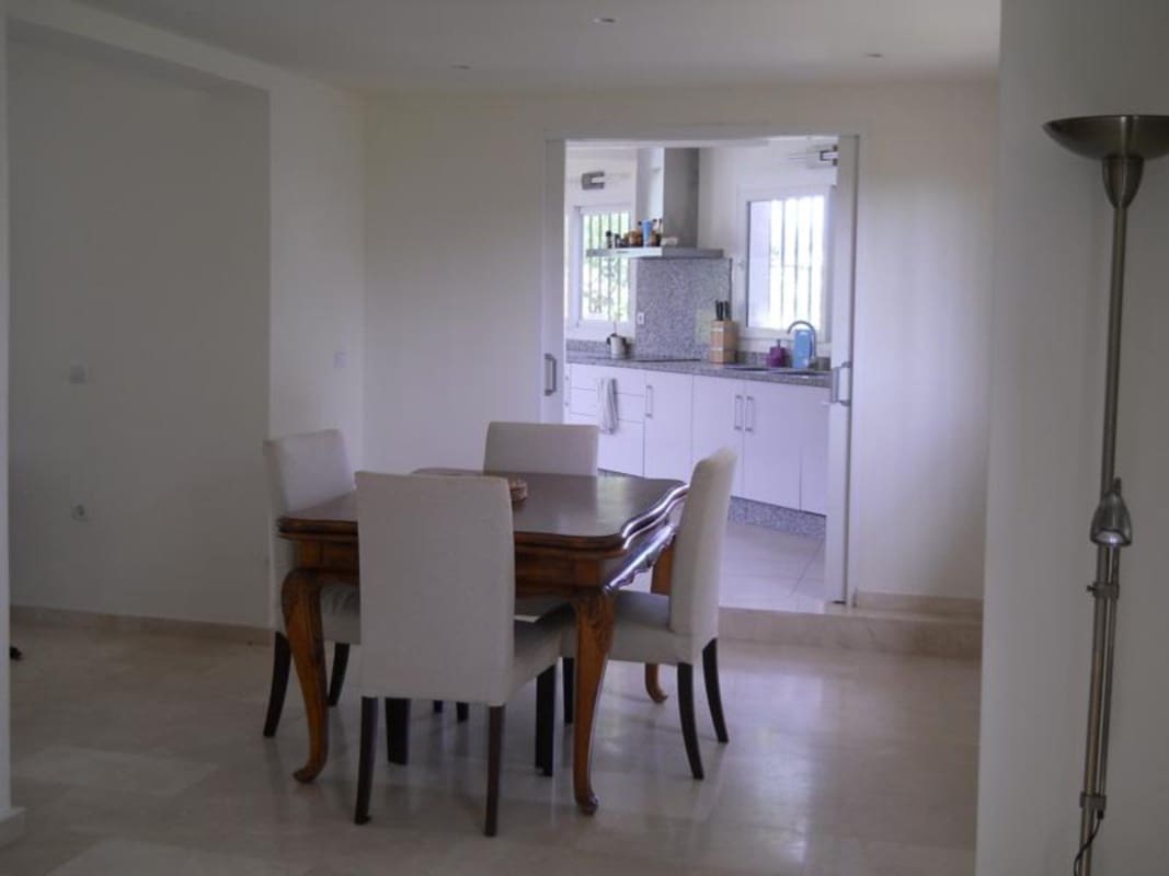 4 sypialnia Willa na sprzedaż w Sotogrande - 1 300 000 € (Ref: 8991964)