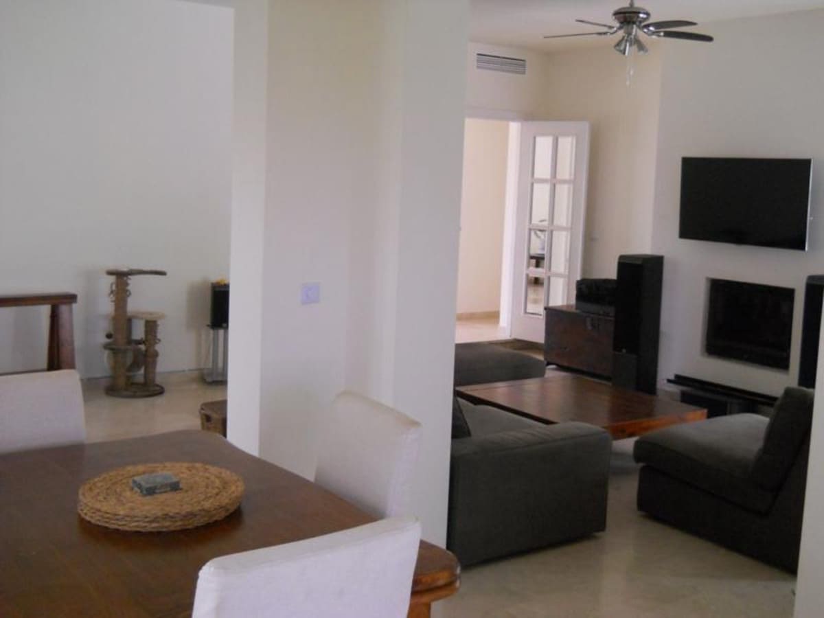 4 sypialnia Willa na sprzedaż w Sotogrande - 1 300 000 € (Ref: 8991964)