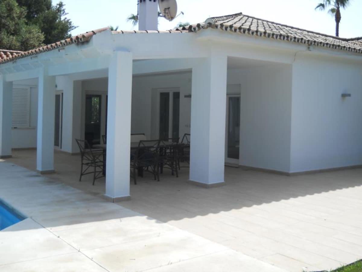 4 sypialnia Willa na sprzedaż w Sotogrande - 1 300 000 € (Ref: 8991964)