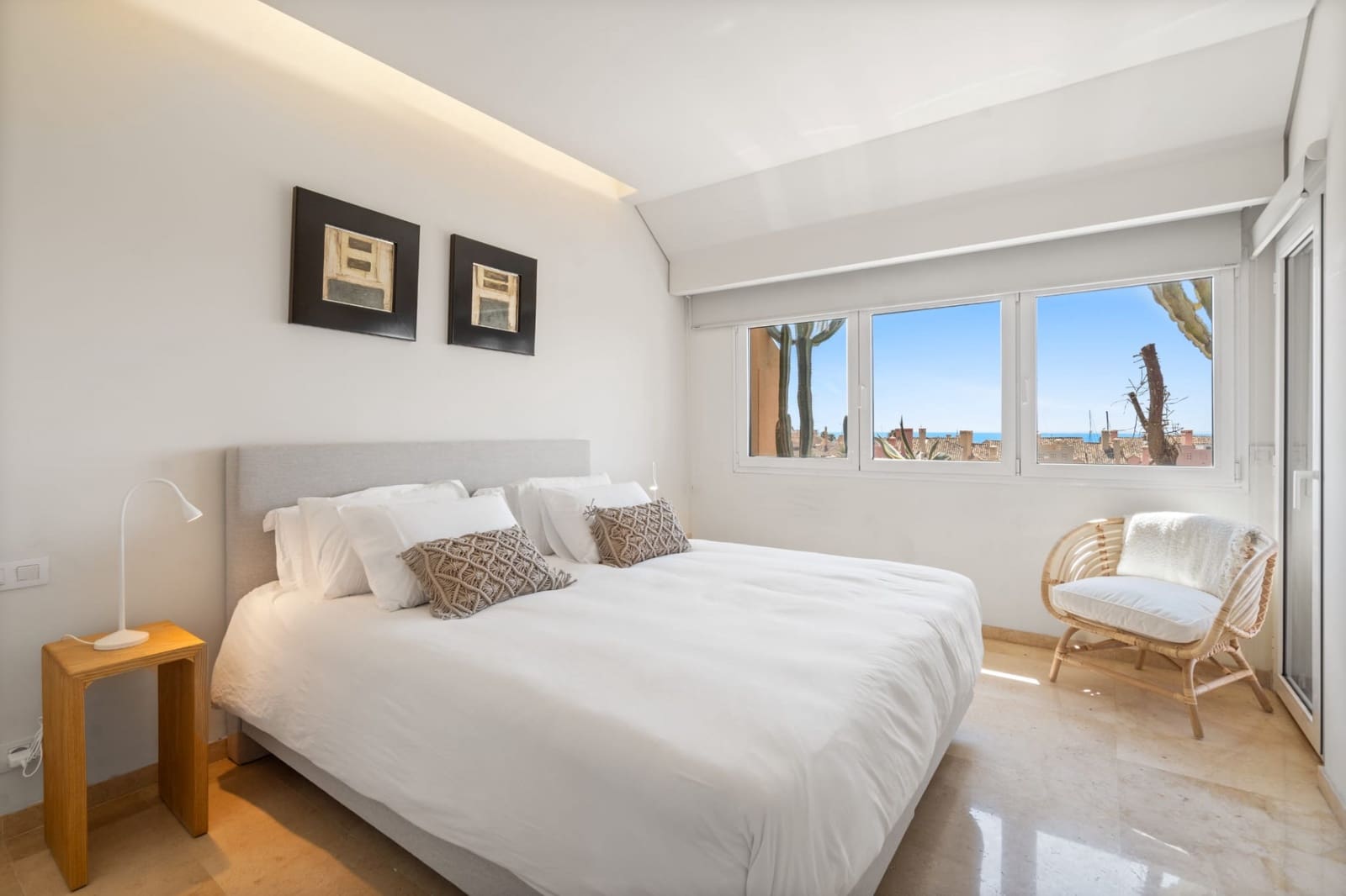 2 sypialnia Penthouse na sprzedaż w Sotogrande z basenem garażem - 735 000 € (Ref: 9042017)