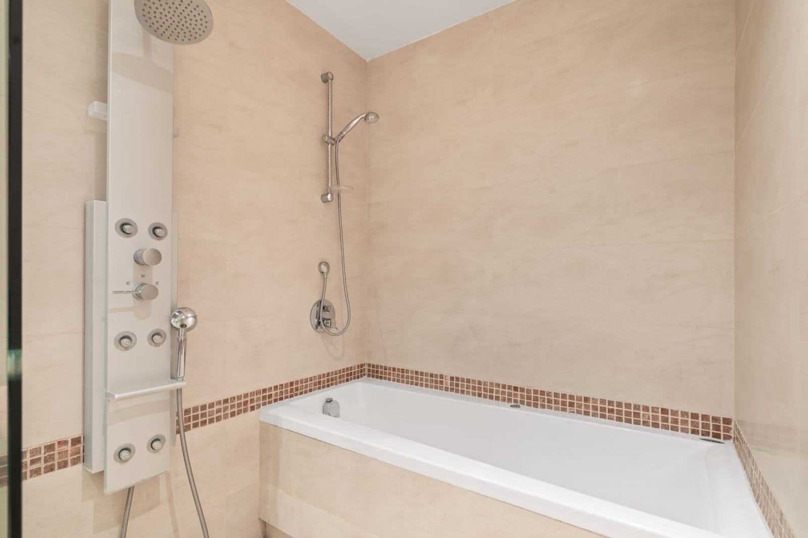 2 sypialnia Penthouse na sprzedaż w Sotogrande z basenem garażem - 735 000 € (Ref: 9042017)