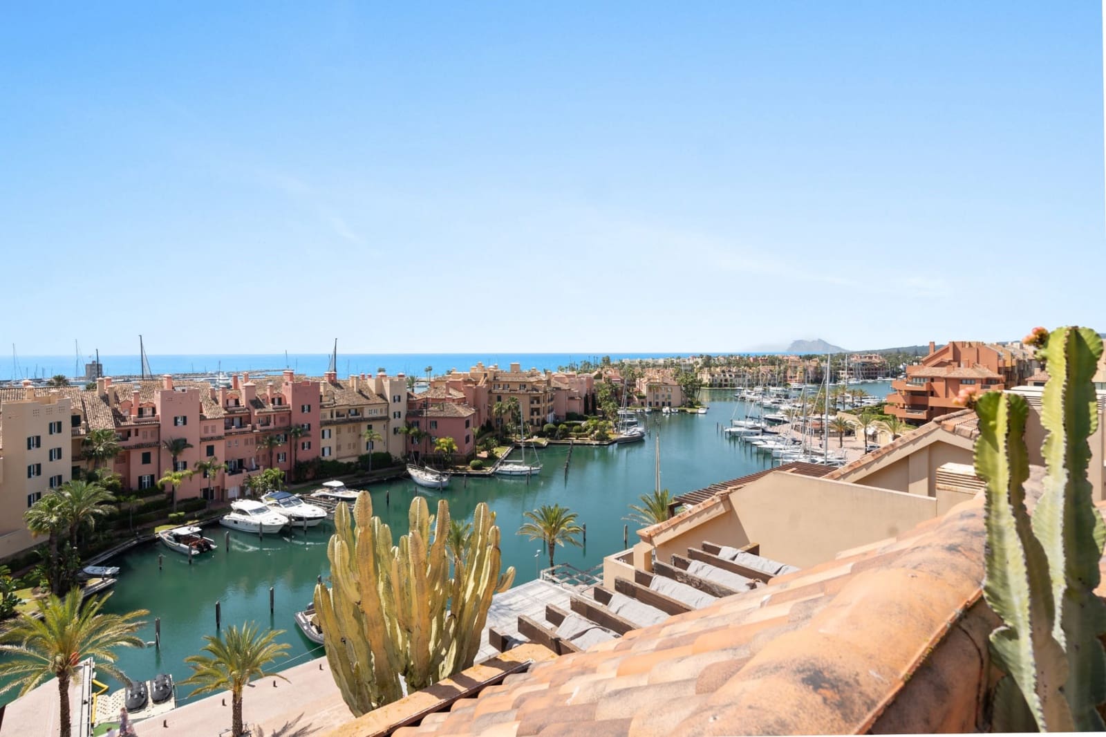 2 sypialnia Penthouse na sprzedaż w Sotogrande z basenem garażem - 735 000 € (Ref: 9042017)