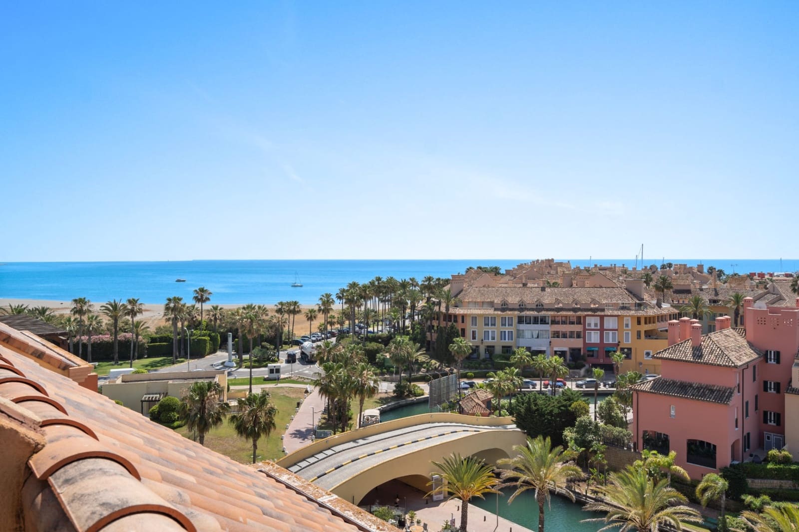 2 soveværelse Penthouse til salg i Sotogrande med swimmingpool garage - € 745.000 (Ref: 9042017)