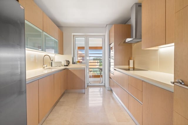 2 chambre Penthouse à vendre à Puerto de Sotogrande - La Marina, San Roque avec piscine garage - 745 000 € (Ref: 9042017)