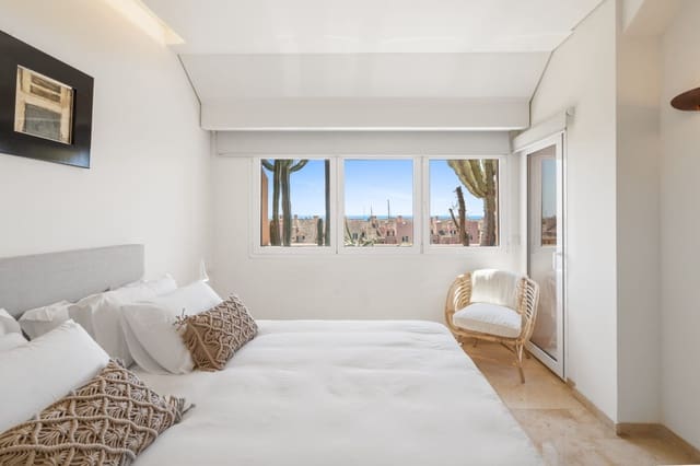 2 chambre Penthouse à vendre à Puerto de Sotogrande - La Marina, San Roque avec piscine garage - 745 000 € (Ref: 9042017)