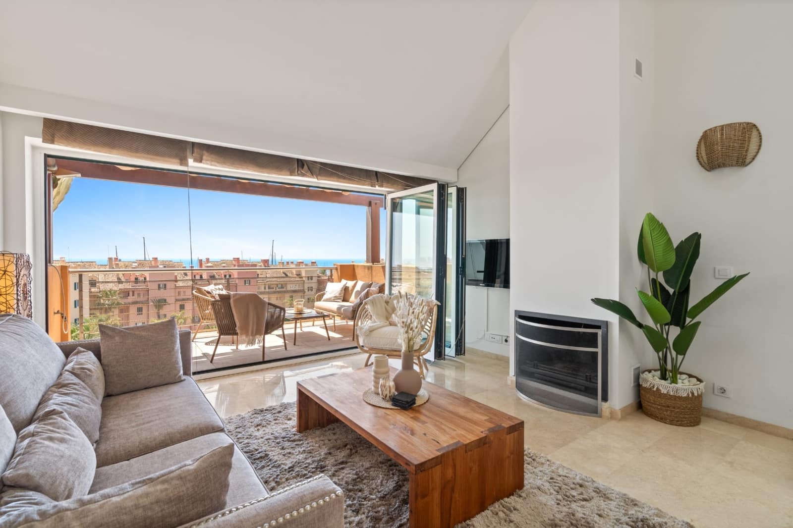 2 soveværelse Penthouse til salg i Sotogrande med swimmingpool garage - € 745.000 (Ref: 9042017)