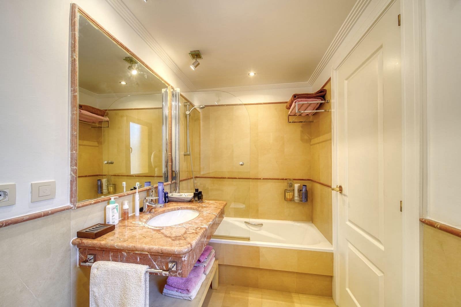 2 soveværelse Lejlighed til salg i Sotogrande med swimmingpool garage - € 475.000 (Ref: 9050746)