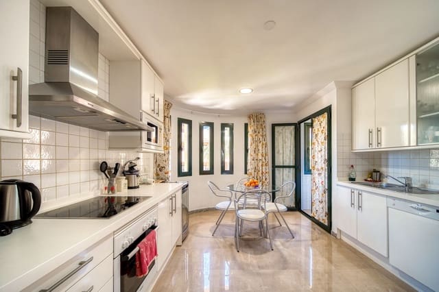 2 makuuhuone Huoneisto myytävänä paikassa Sotogrande Alto, San Roque mukana uima-altaan 
autotalli - 475 000 € (Ref: 9050746)