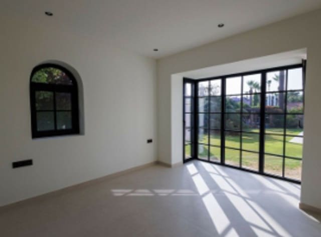 3 soveværelse Villa til salg i Sotogrande Costa, San Roque med swimmingpool - € 2.580.000 (Ref: 9064964)