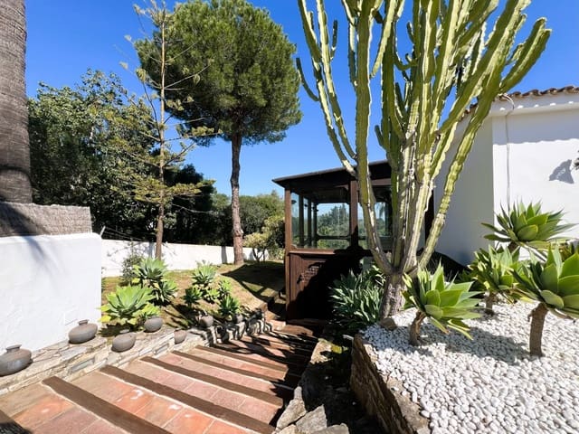 6 soverom Villa til salgs i Sotogrande Costa, San Roque med garasje - € 2 780 000 (Ref: 9102731)