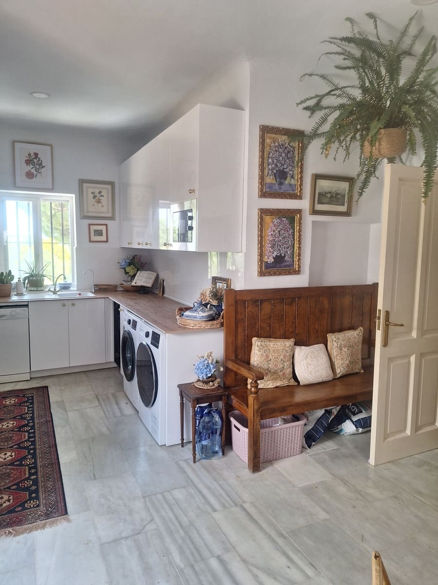 4 soveværelse Villa til leje i Sotogrande med swimmingpool - € 4.500 (Ref: 9202215)