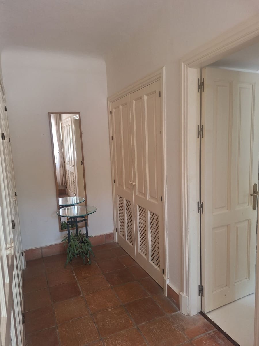 4 soveværelse Villa til leje i Sotogrande med swimmingpool - € 4.500 (Ref: 9202215)