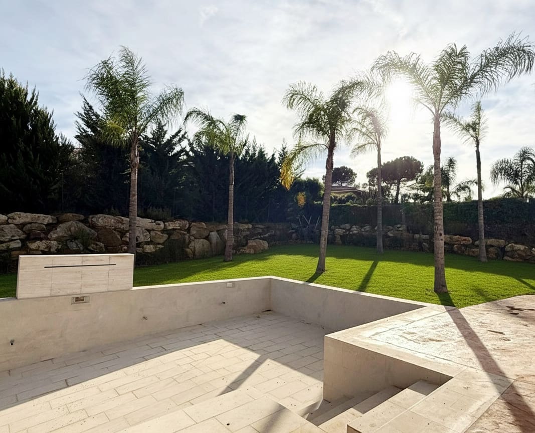 5 bedroom Villa for sale in Sotogrande with garage - € 4,250,000 (Ref: 9254724)