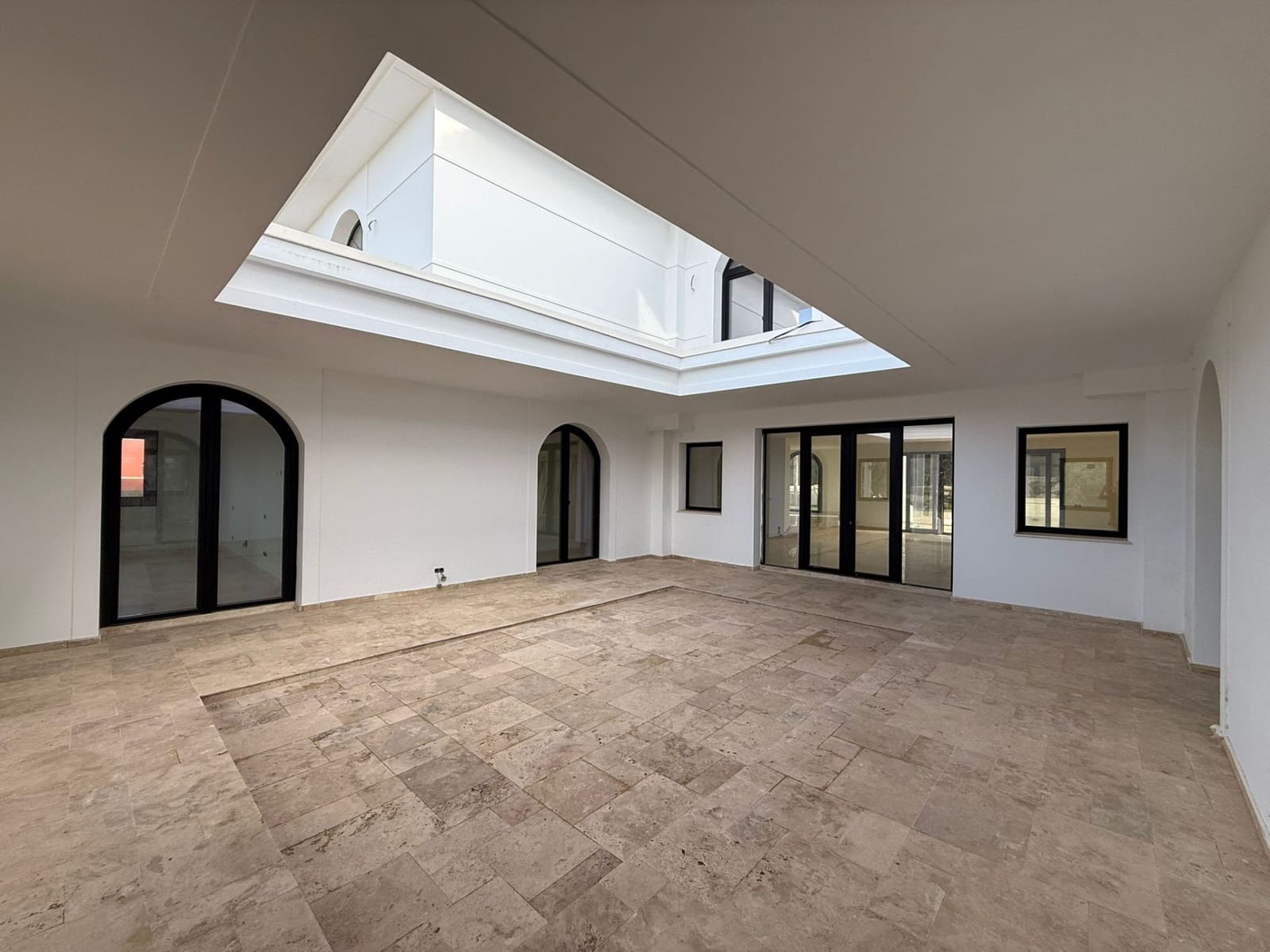 5 bedroom Villa for sale in Sotogrande with garage - € 4,250,000 (Ref: 9254724)