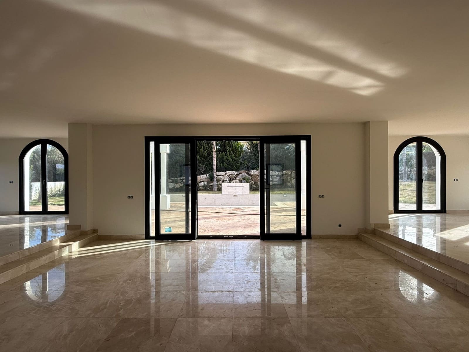 5 bedroom Villa for sale in Sotogrande with garage - € 4,250,000 (Ref: 9254724)