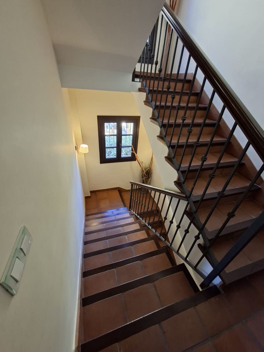3 sovrum Semi-fristående Villa till salu i Sotogrande med pool - 840 000 € (Ref: 9310500)