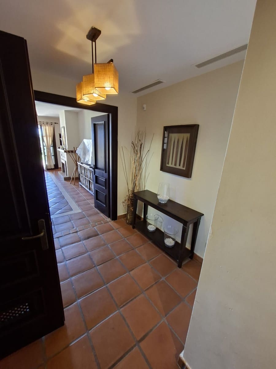 3 sovrum Semi-fristående Villa till salu i Sotogrande med pool - 840 000 € (Ref: 9310500)