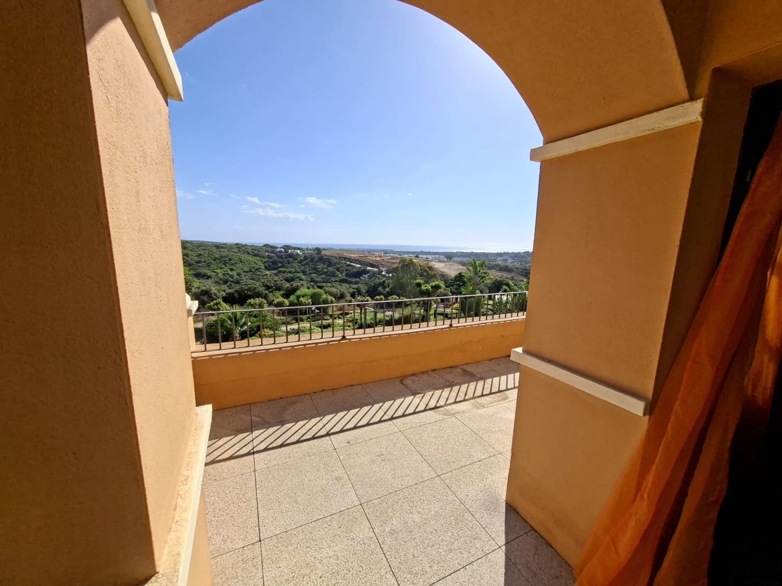 3 sovrum Semi-fristående Villa till salu i Sotogrande med pool - 840 000 € (Ref: 9310500)