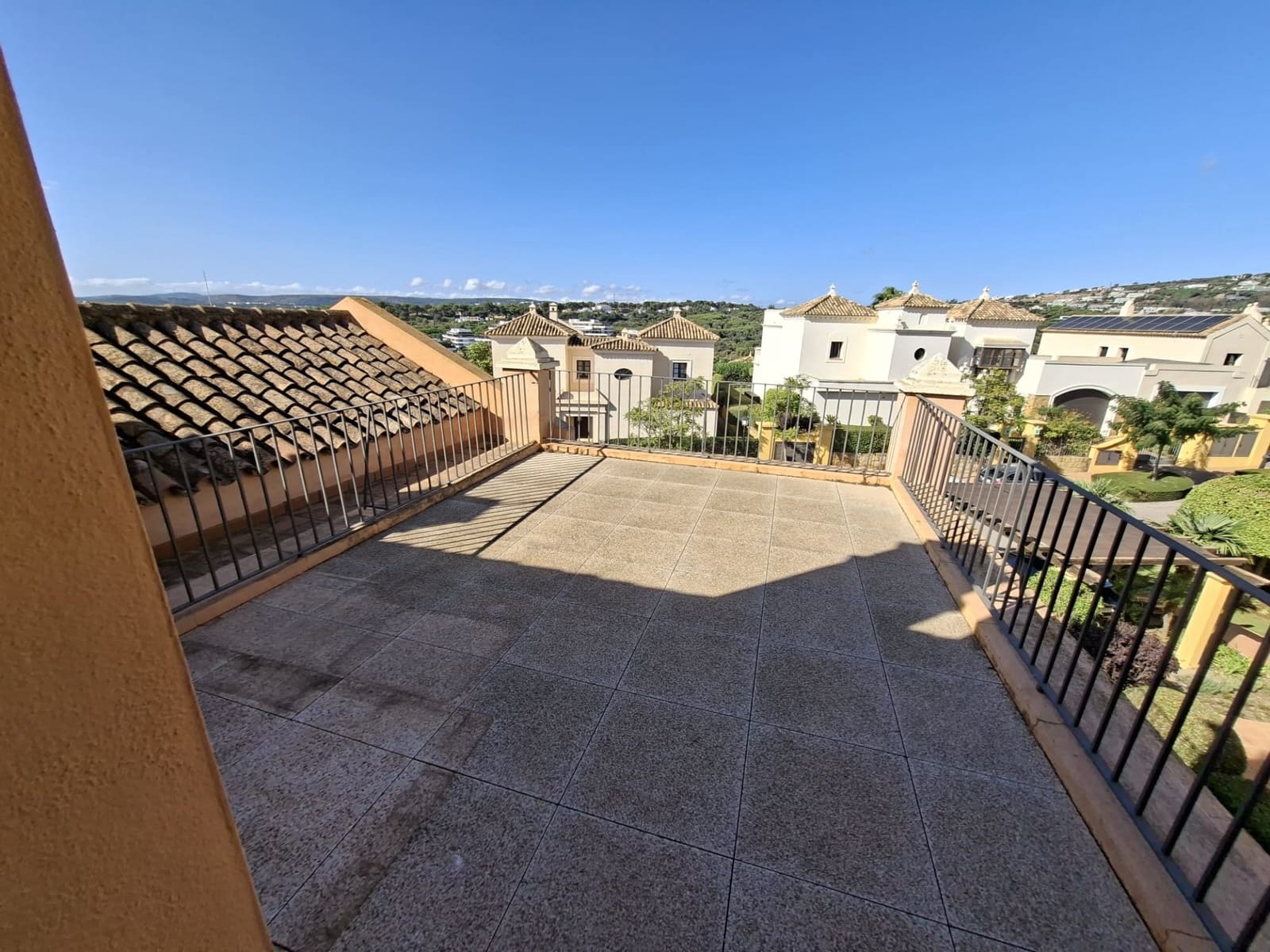 3 sovrum Semi-fristående Villa till salu i Sotogrande med pool - 840 000 € (Ref: 9310500)