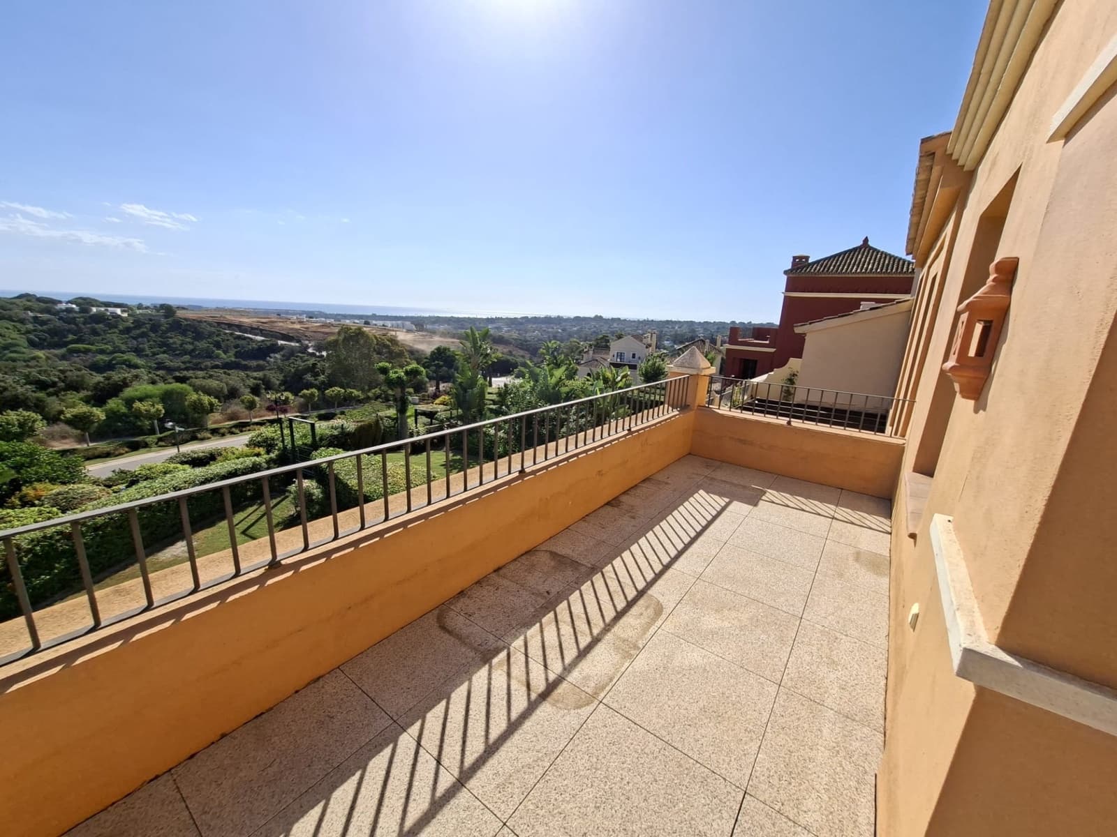 3 sovrum Semi-fristående Villa till salu i Sotogrande med pool - 840 000 € (Ref: 9310500)