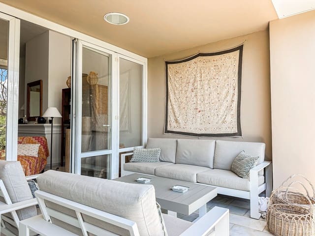 4 slaapkamer Halfvrijstaande villa te koop in Sotogrande Costa, San Roque met garage - € 2.400.000 (Ref: 9374995)