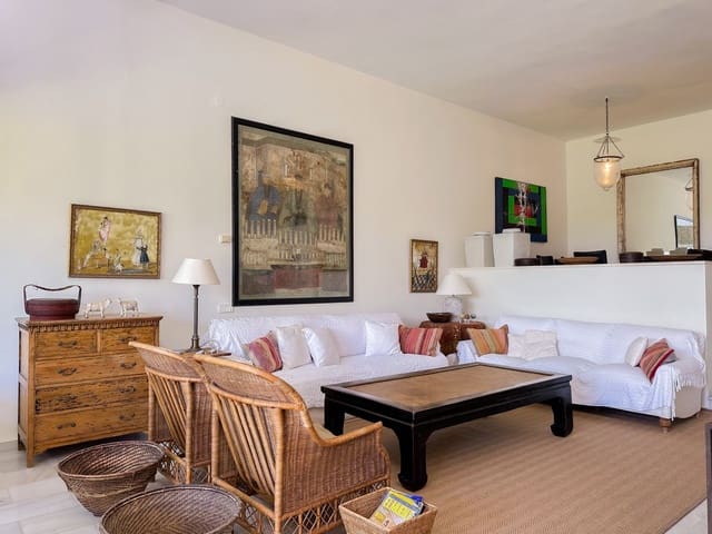 4 slaapkamer Halfvrijstaande villa te koop in Sotogrande Costa, San Roque met garage - € 2.400.000 (Ref: 9374995)