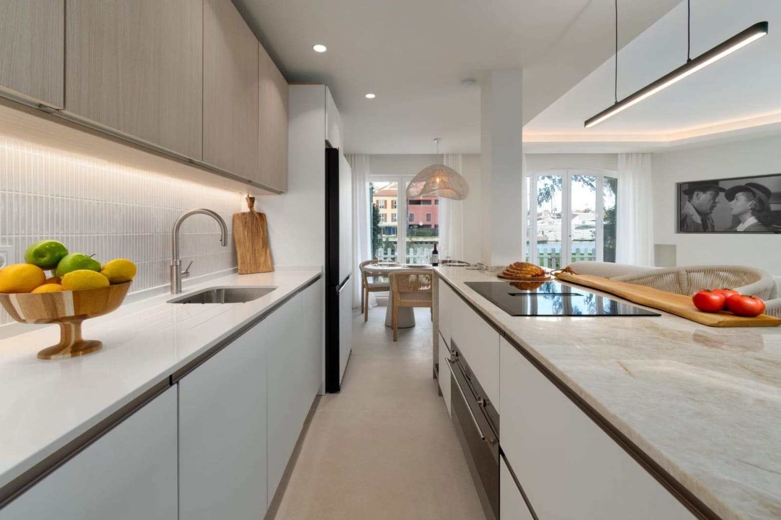 4 soverom Kjedet enebolig til salgs i San Roque med svømmebasseng garasje - € 2 750 000 (Ref: 9378764)