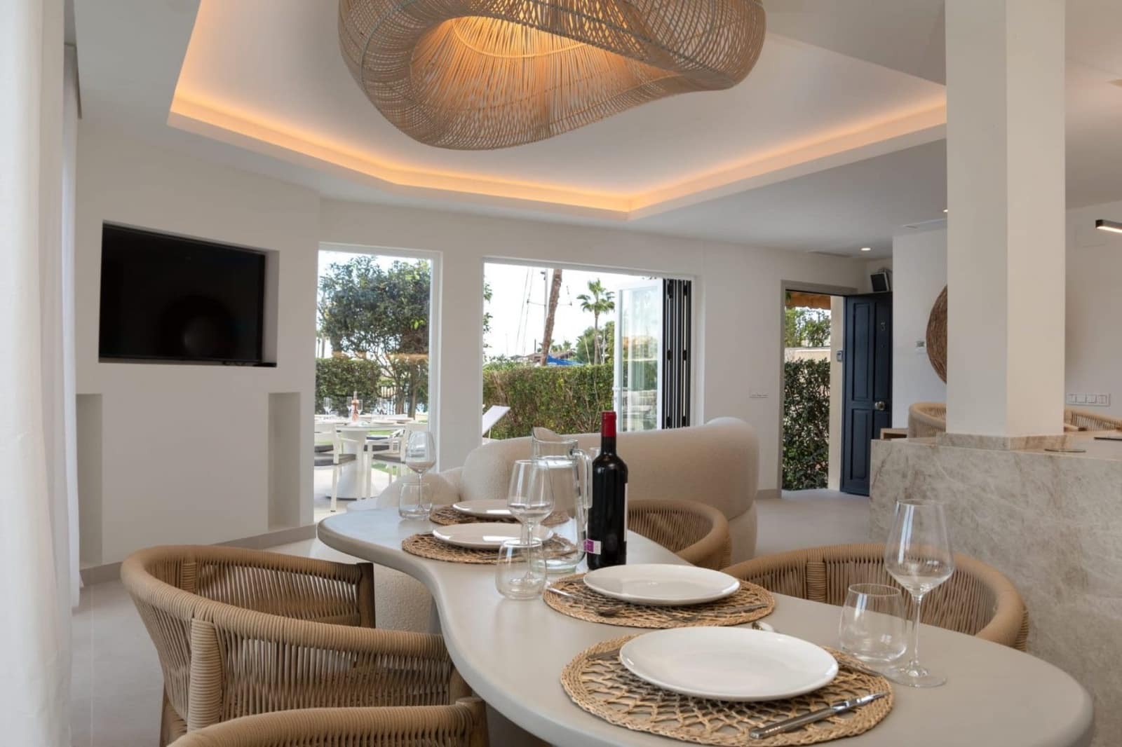 4 soverom Kjedet enebolig til salgs i San Roque med svømmebasseng garasje - € 2 750 000 (Ref: 9378764)