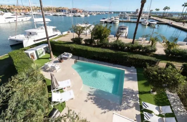 4 bedroom Semi-detached Villa for sale in Puerto de Sotogrande - La Marina, San Roque with pool garage - € 2,750,000 (Ref: 9378764)