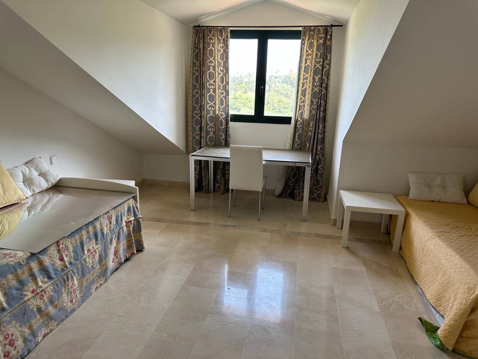 5 bedroom Semi-detached Villa for sale in Sotogrande with garage - € 1,150,000 (Ref: 9390206)