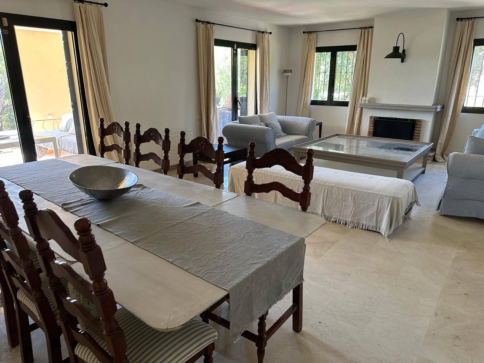 5 bedroom Semi-detached Villa for sale in Sotogrande with garage - € 1,150,000 (Ref: 9390206)