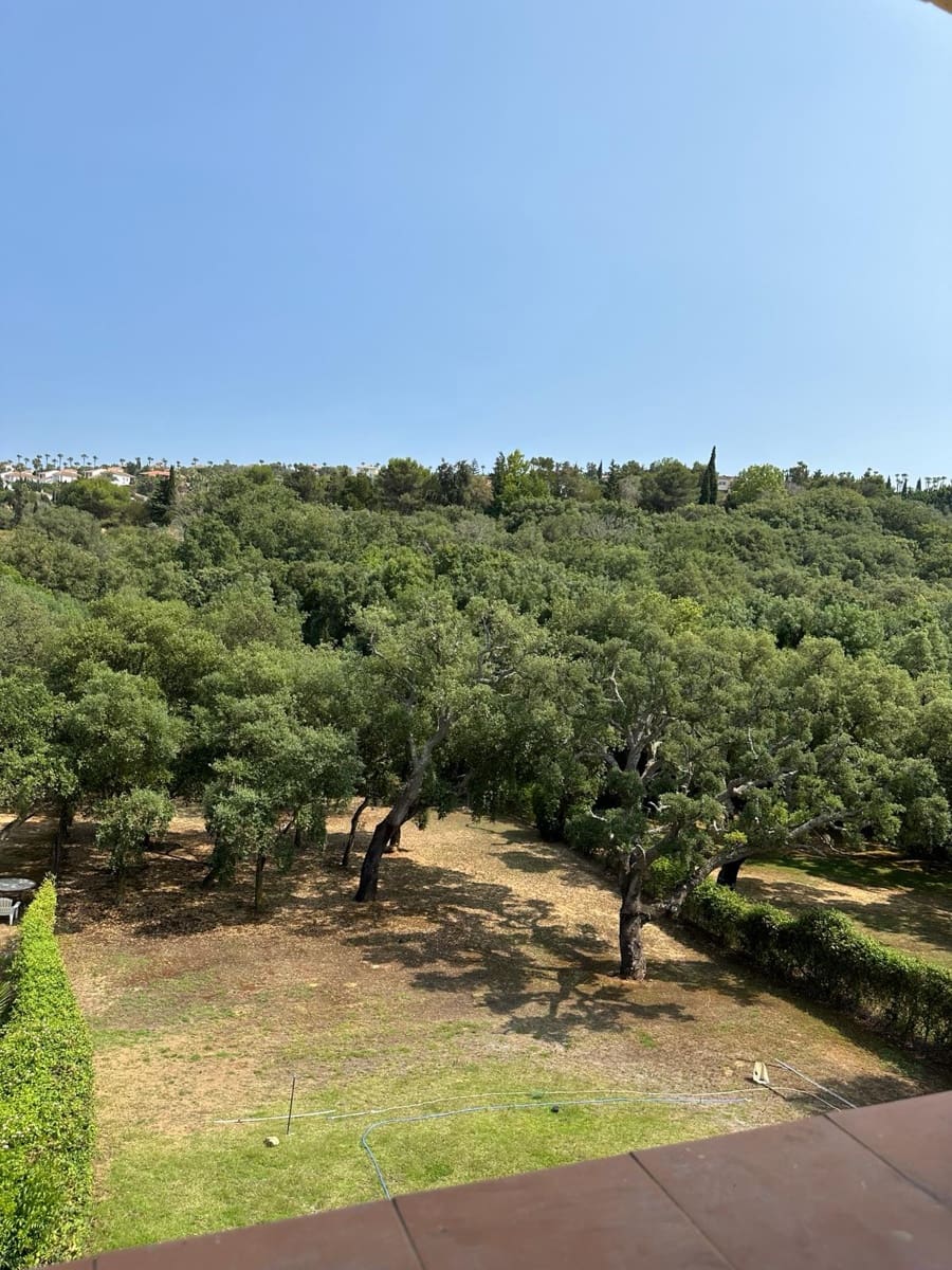 5 bedroom Semi-detached Villa for sale in Sotogrande with garage - € 1,190,000 (Ref: 9390206)