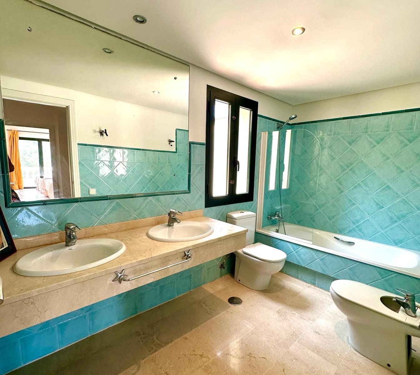 5 bedroom Semi-detached Villa for sale in Sotogrande with garage - € 1,190,000 (Ref: 9390206)