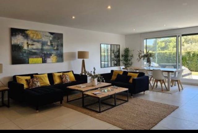 5 sovrum Lägenhet till salu i Sotogrande Alto, San Roque med pool garage - 875 000 € (Ref: 9429530)