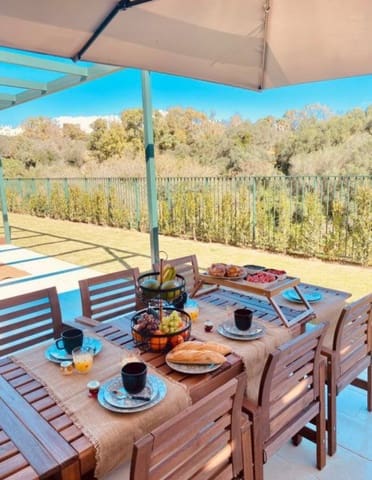 5 sovrum Lägenhet till salu i Sotogrande Alto, San Roque med pool garage - 875 000 € (Ref: 9429530)