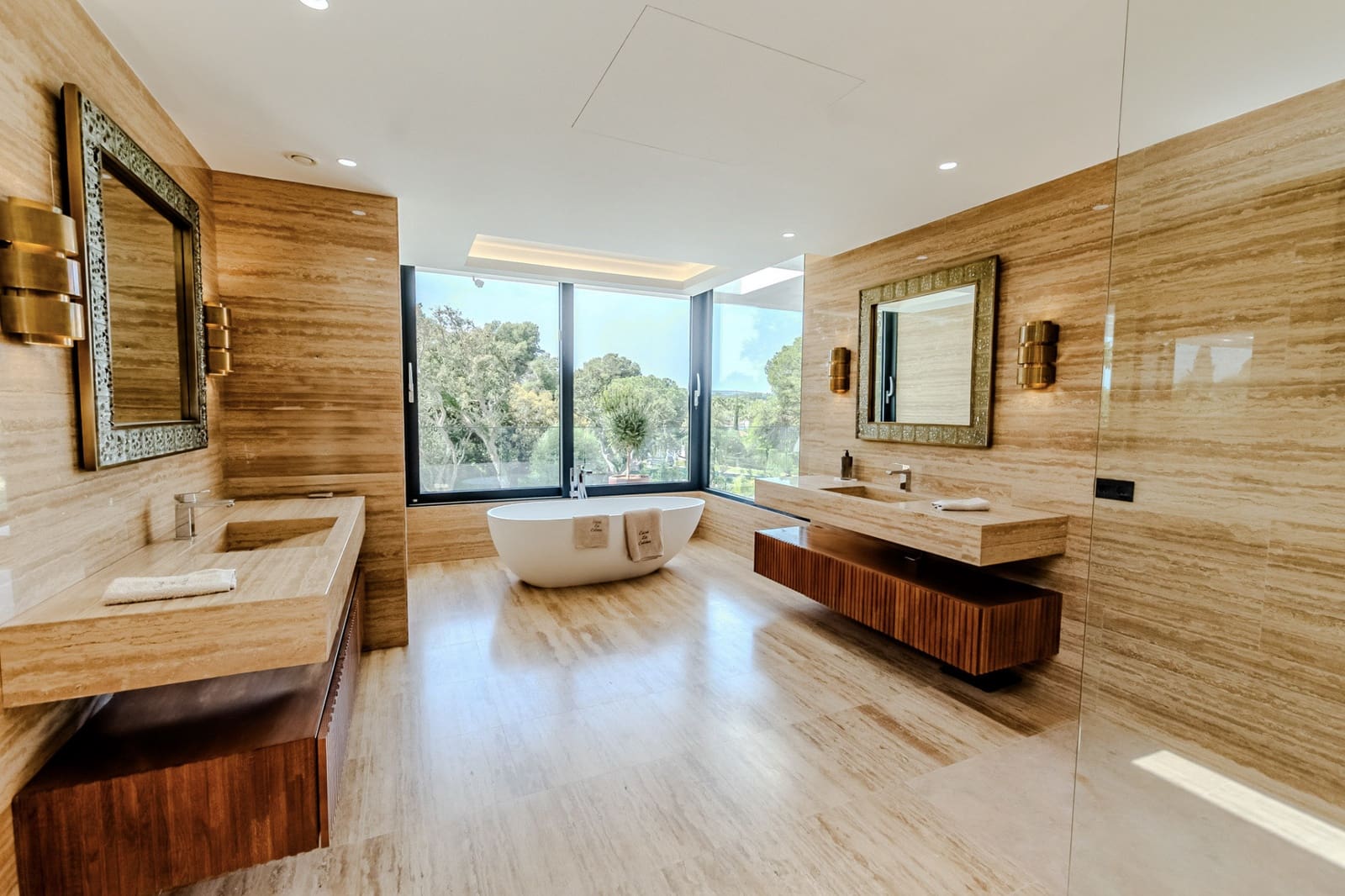 Chalet de 7 habitaciones en Sotogrande en venta con garaje - 12.995.000 € (Ref: 9455914)