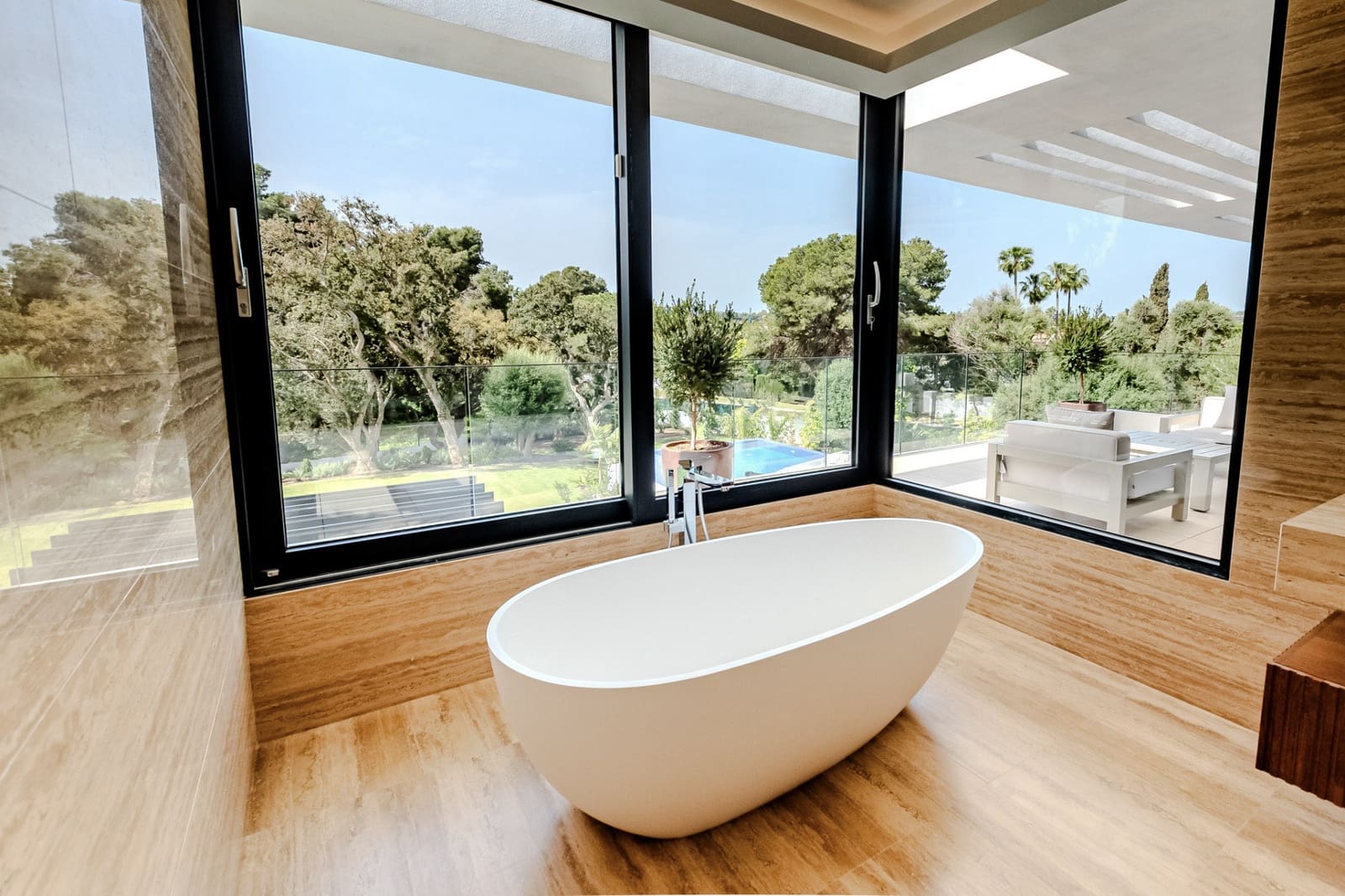 Chalet de 7 habitaciones en Sotogrande en venta con garaje - 12.995.000 € (Ref: 9455914)