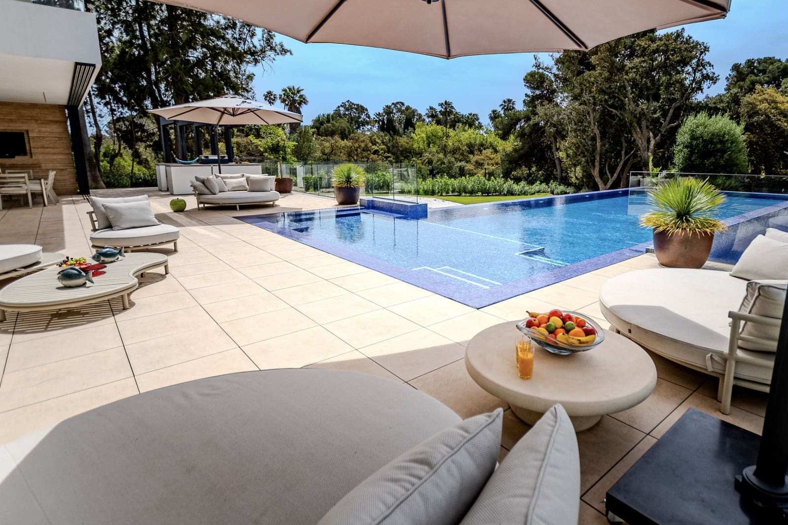 Chalet de 7 habitaciones en Sotogrande en venta con garaje - 12.995.000 € (Ref: 9455914)