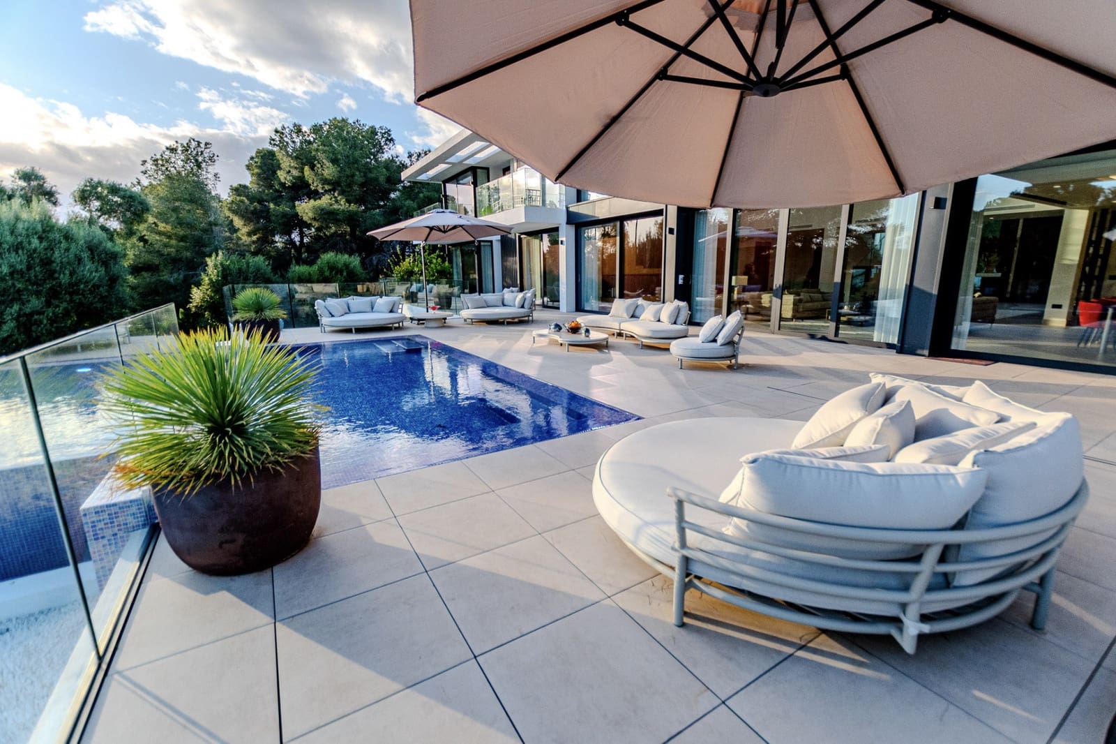 Chalet de 7 habitaciones en Sotogrande en venta con garaje - 12.995.000 € (Ref: 9455914)