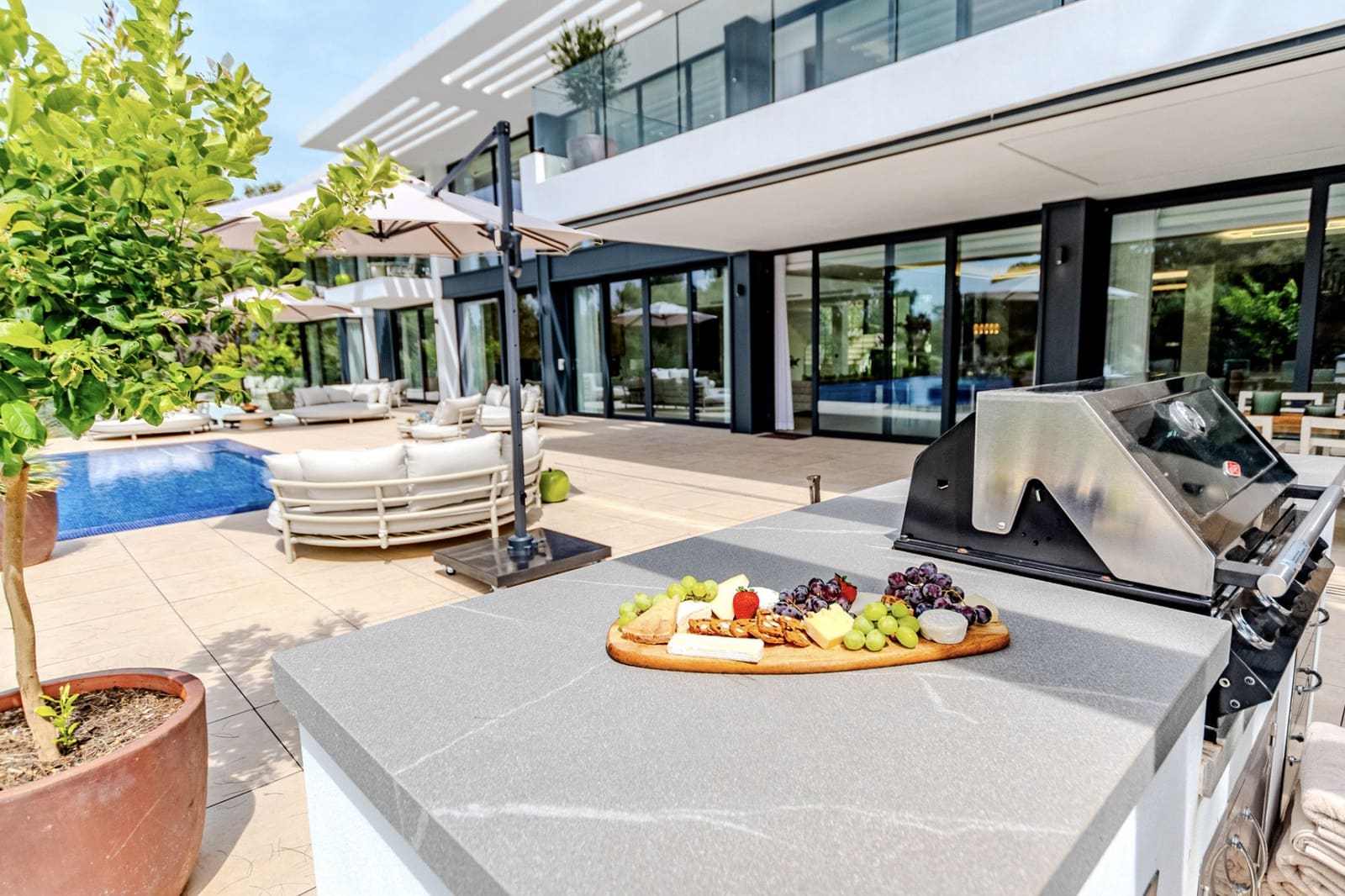 Chalet de 7 habitaciones en Sotogrande en venta con garaje - 12.995.000 € (Ref: 9455914)