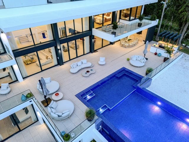 Chalet de 7 habitaciones en Sotogrande Costa, San Roque en venta con garaje - 12.995.000 € (Ref: 9455914)