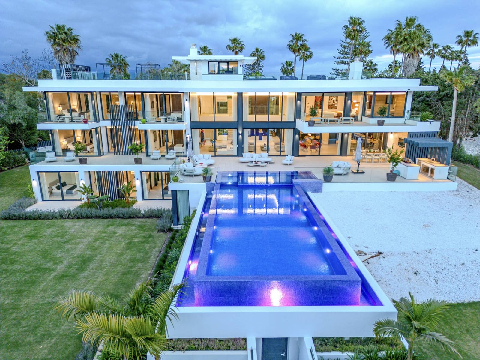 Chalet de 7 habitaciones en Sotogrande en venta con garaje - 12.995.000 € (Ref: 9455914)