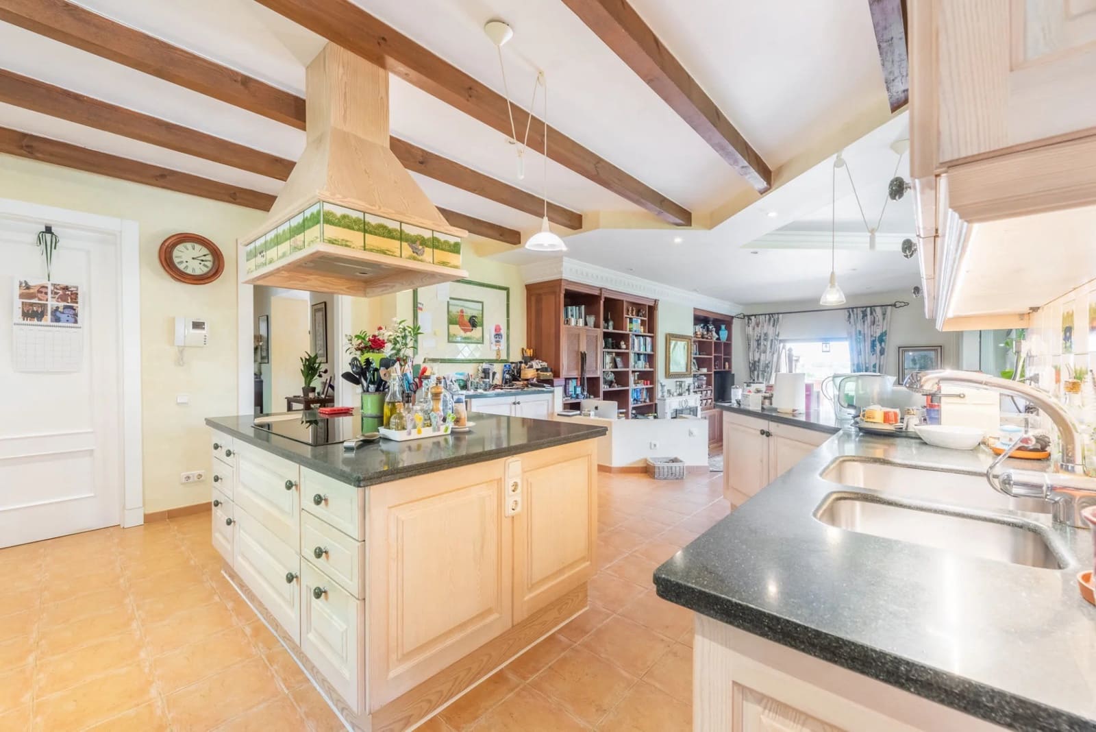 9 soverom Villa til salgs i Sotogrande med svømmebasseng garasje - € 3 600 000 (Ref: 9503888)